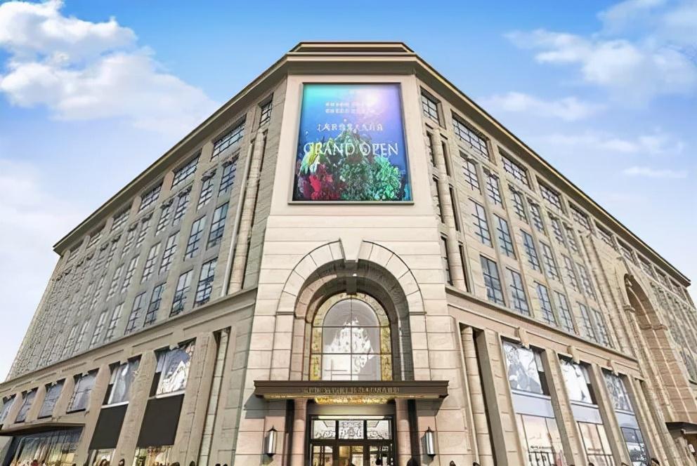 走訪10多位廣告公司客戶，才某些這份外墻燈箱制造裝置指南11
